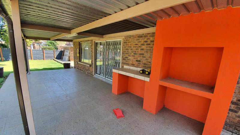 3 Bedroom Property for Sale in The Orchards Gauteng