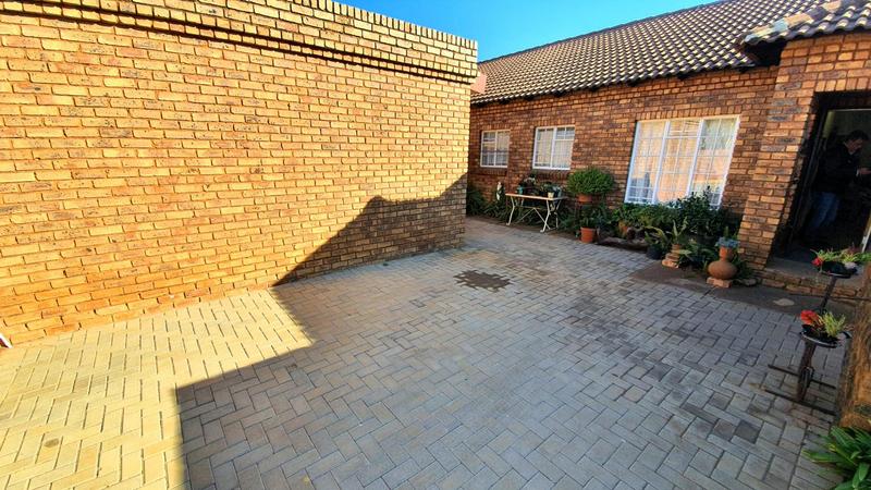 3 Bedroom Property for Sale in Theresa Park Gauteng