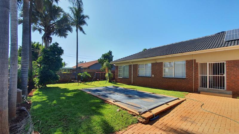 4 Bedroom Property for Sale in Theresa Park Gauteng