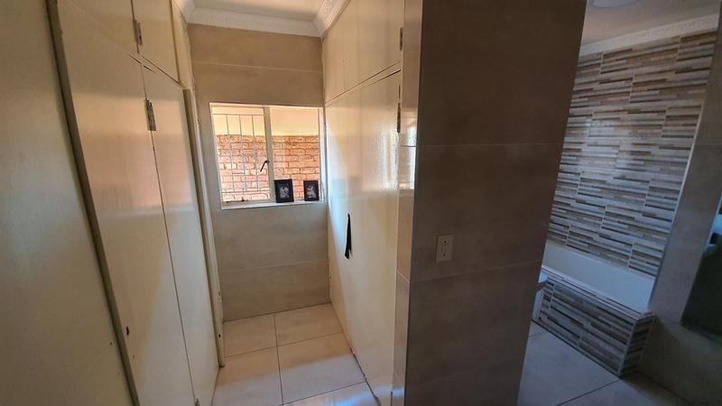 4 Bedroom Property for Sale in Theresa Park Gauteng