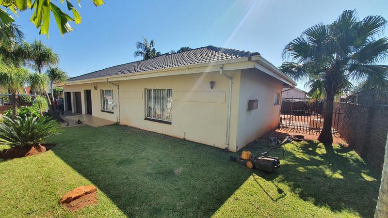 4 Bedroom Property for Sale in Theresa Park Gauteng