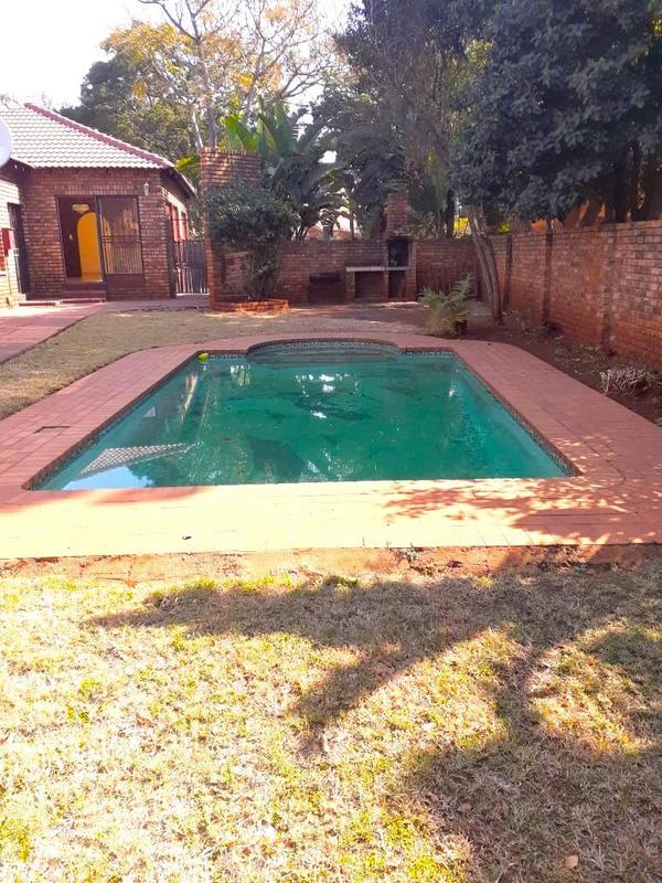 4 Bedroom Property for Sale in Theresa Park Gauteng