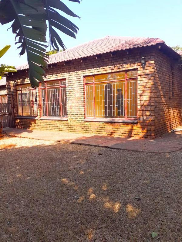 4 Bedroom Property for Sale in Theresa Park Gauteng