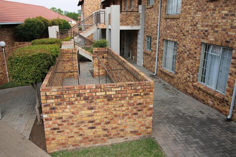 2 Bedroom Property for Sale in Theresa Park Gauteng