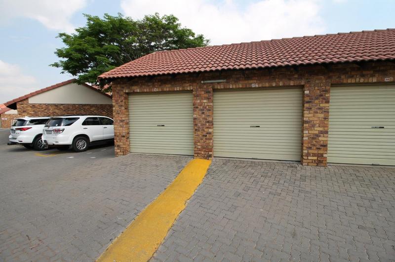2 Bedroom Property for Sale in Theresa Park Gauteng