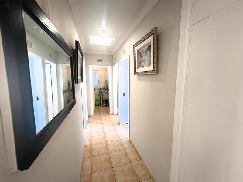 5 Bedroom Property for Sale in Tileba Gauteng