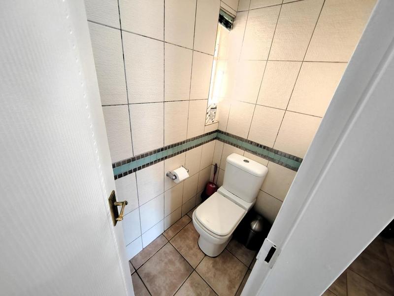 5 Bedroom Property for Sale in Tileba Gauteng