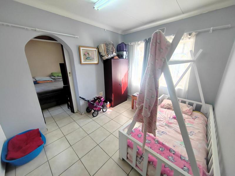 5 Bedroom Property for Sale in Tileba Gauteng