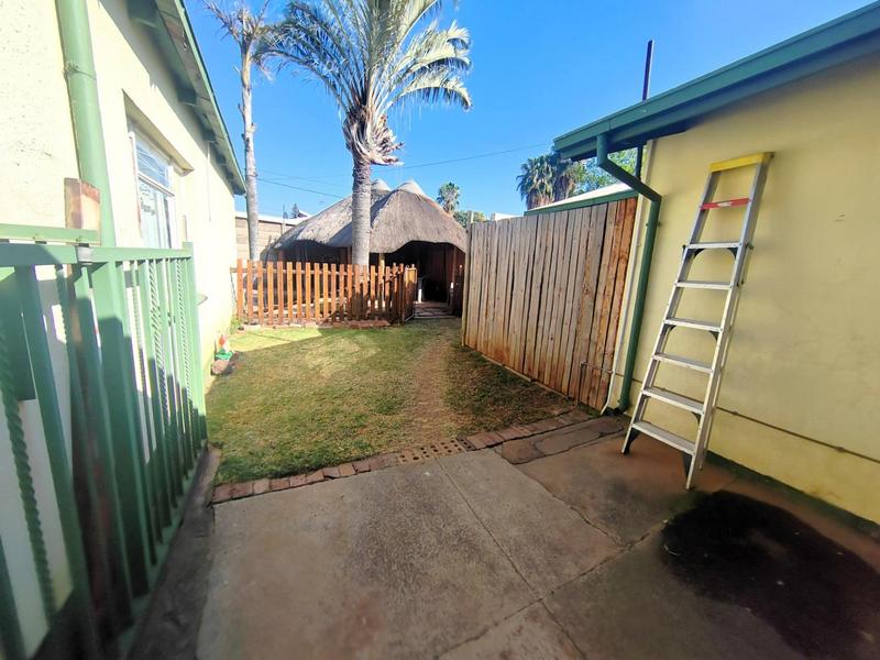 5 Bedroom Property for Sale in Tileba Gauteng