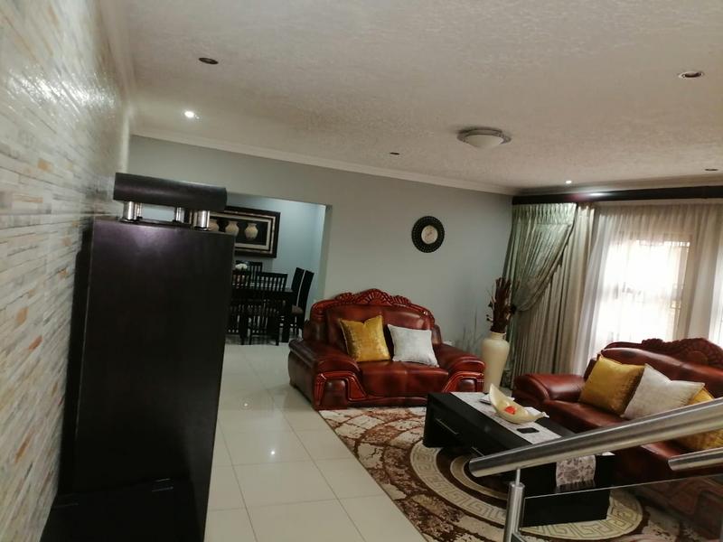 4 Bedroom Property for Sale in Clayville Gauteng