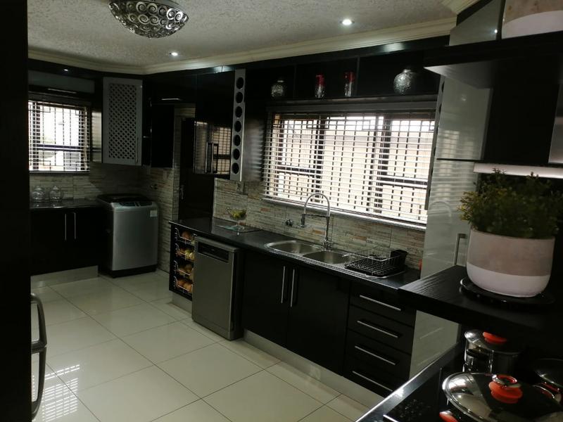 4 Bedroom Property for Sale in Clayville Gauteng