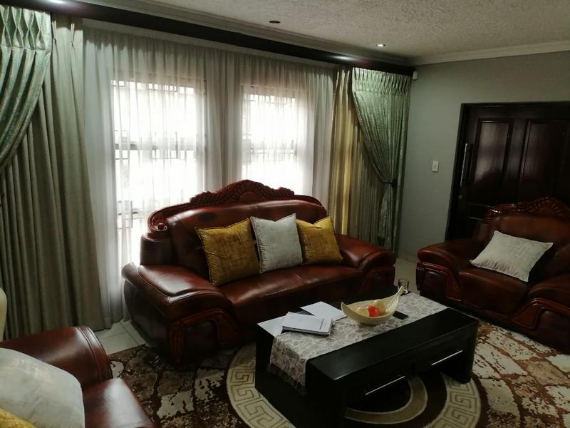 4 Bedroom Property for Sale in Clayville Gauteng