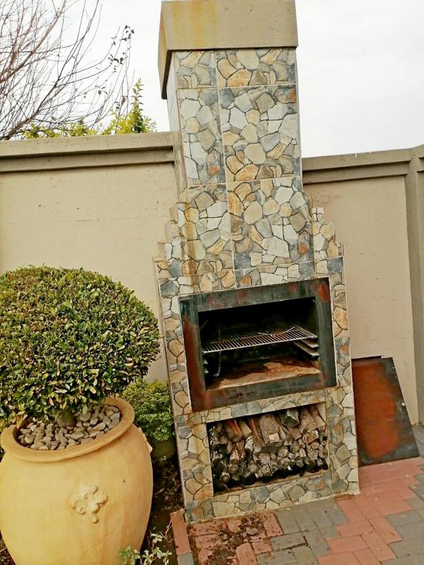 4 Bedroom Property for Sale in Clayville Gauteng