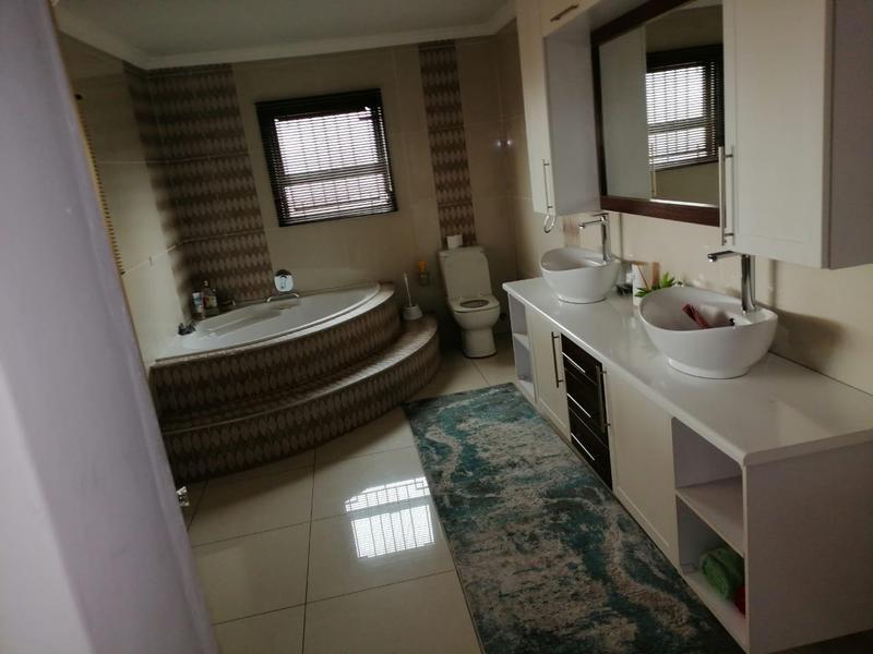 4 Bedroom Property for Sale in Clayville Gauteng