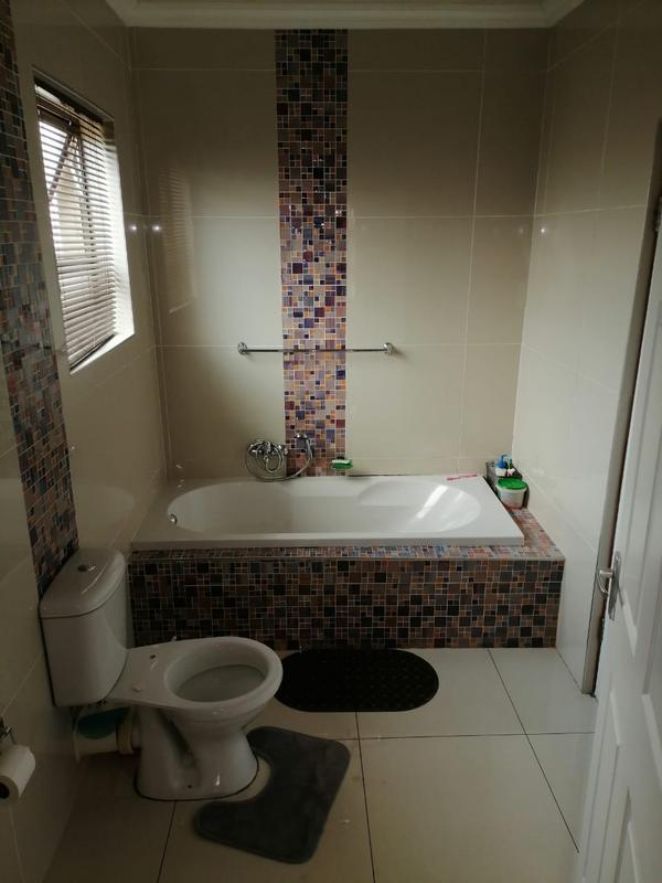 4 Bedroom Property for Sale in Clayville Gauteng