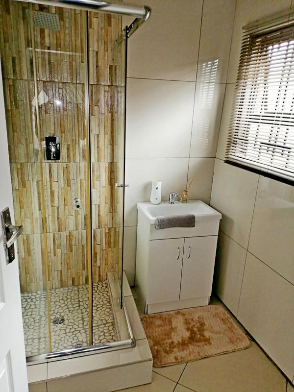 4 Bedroom Property for Sale in Clayville Gauteng