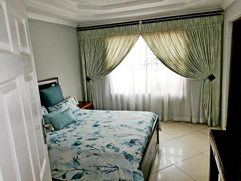4 Bedroom Property for Sale in Clayville Gauteng