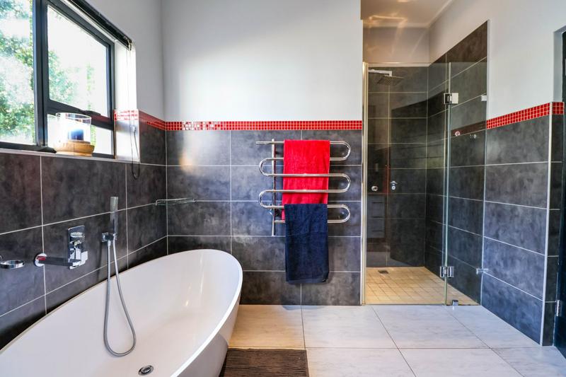 4 Bedroom Property for Sale in Copperleaf Estate Gauteng