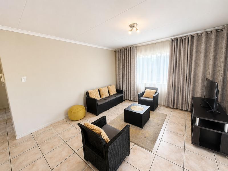 2 Bedroom Property for Sale in Die Hoewes Gauteng