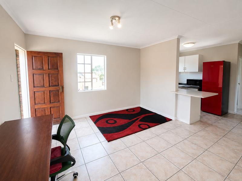 2 Bedroom Property for Sale in Die Hoewes Gauteng
