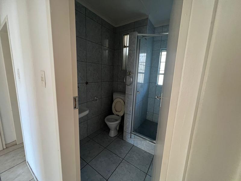 To Let 2 Bedroom Property for Rent in Darrenwood Gauteng