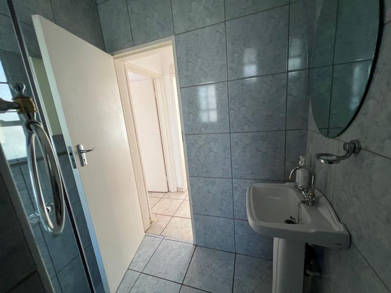 To Let 2 Bedroom Property for Rent in Darrenwood Gauteng