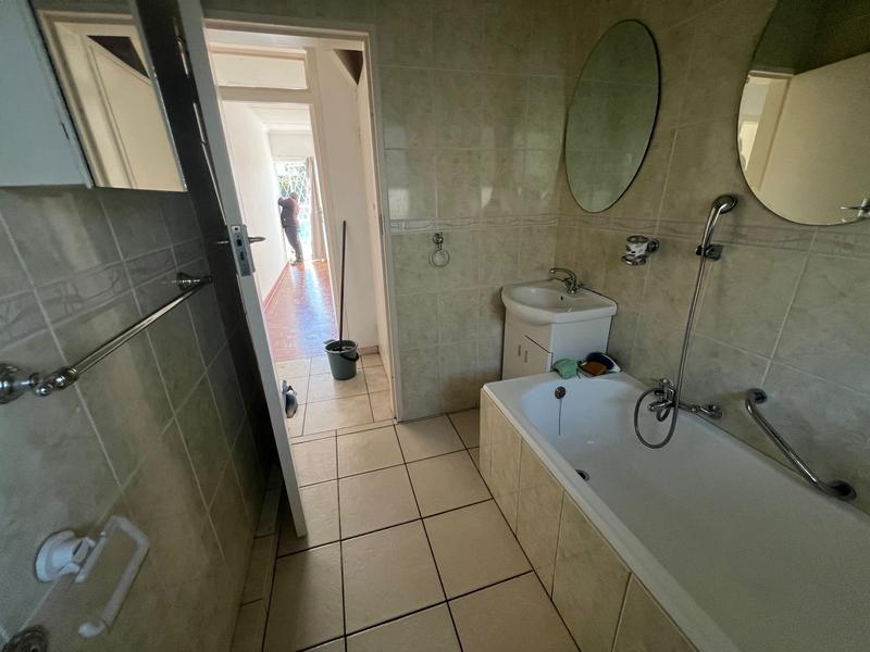 To Let 2 Bedroom Property for Rent in Darrenwood Gauteng