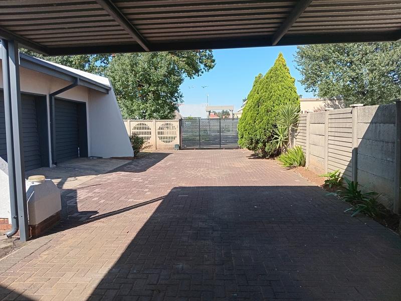 3 Bedroom Property for Sale in Vanderbijlpark SE 6 Gauteng