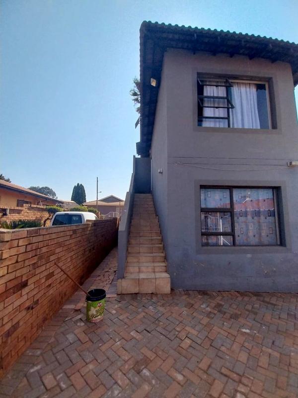 2 Bedroom Property for Sale in Lenasia South Gauteng