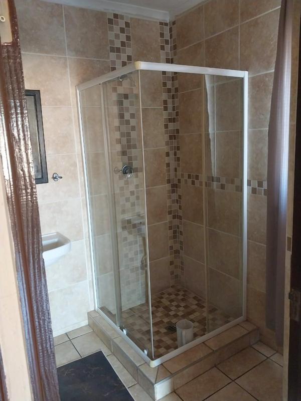 2 Bedroom Property for Sale in Lenasia South Gauteng