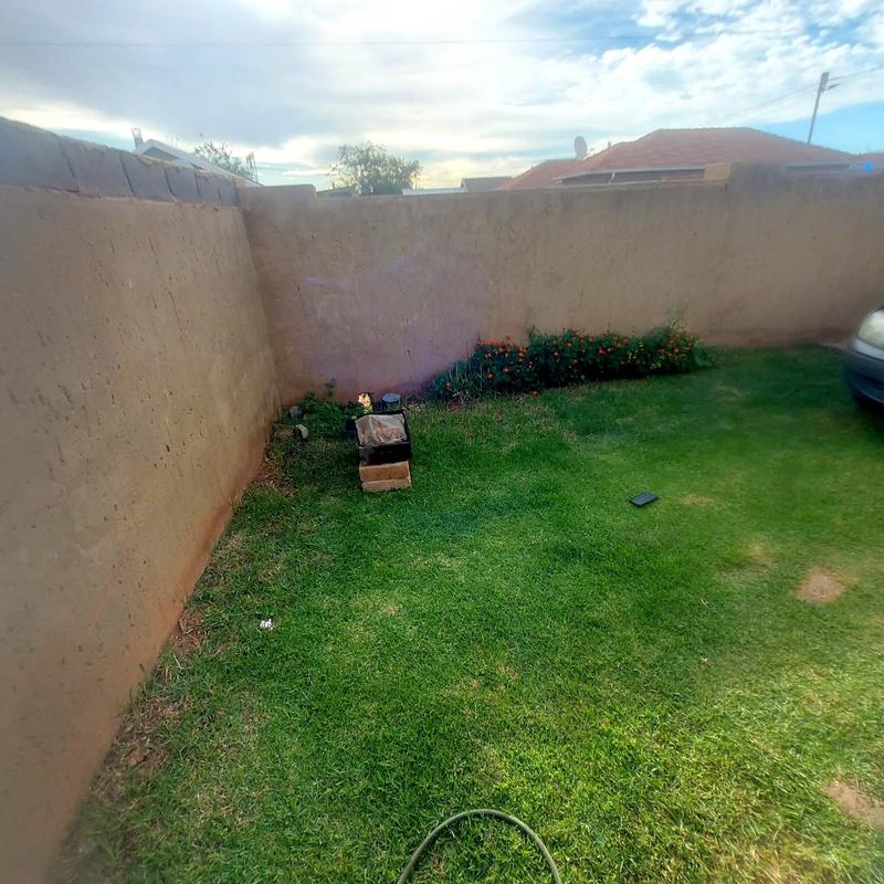 To Let 0 Bedroom Property for Rent in Protea Glen Gauteng