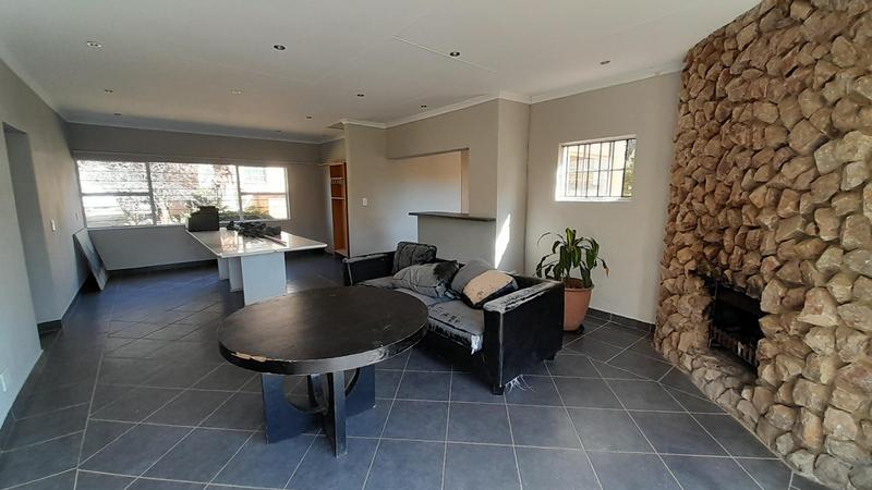 9 Bedroom Property for Sale in Glen Austin Gauteng