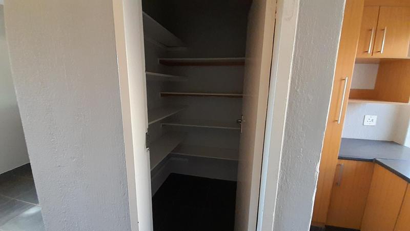 9 Bedroom Property for Sale in Glen Austin Gauteng