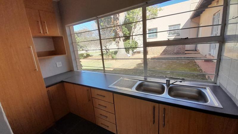 9 Bedroom Property for Sale in Glen Austin Gauteng