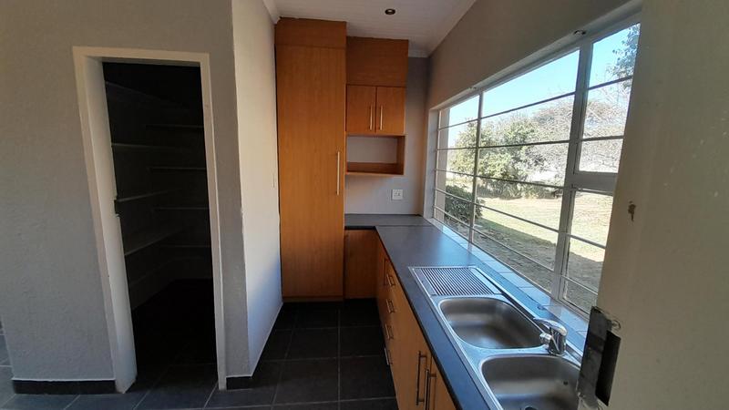 9 Bedroom Property for Sale in Glen Austin Gauteng