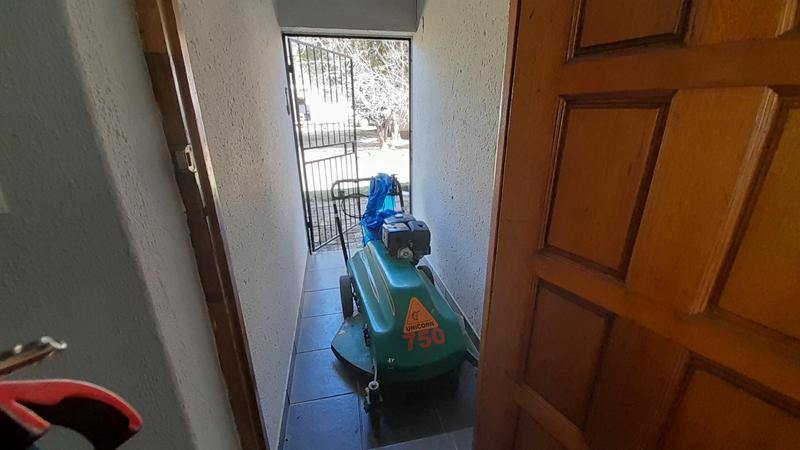 9 Bedroom Property for Sale in Glen Austin Gauteng