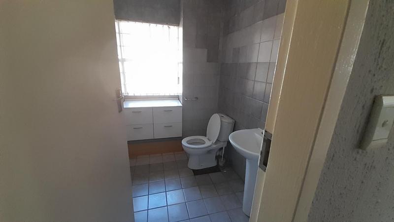 9 Bedroom Property for Sale in Glen Austin Gauteng