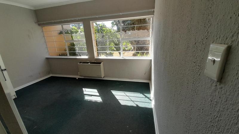 9 Bedroom Property for Sale in Glen Austin Gauteng
