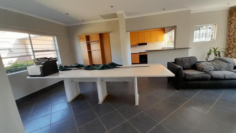 9 Bedroom Property for Sale in Glen Austin Gauteng