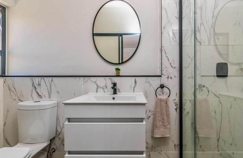 1 Bedroom Property for Sale in Waterfall Gauteng