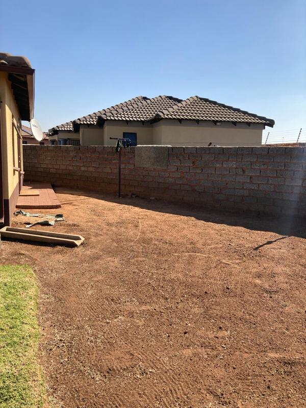 2 Bedroom Property for Sale in Windmill Park Gauteng