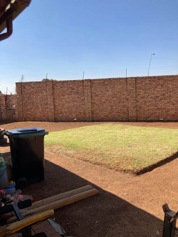 2 Bedroom Property for Sale in Windmill Park Gauteng