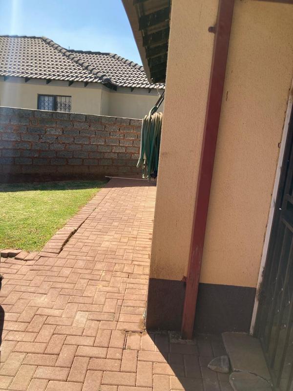 2 Bedroom Property for Sale in Windmill Park Gauteng