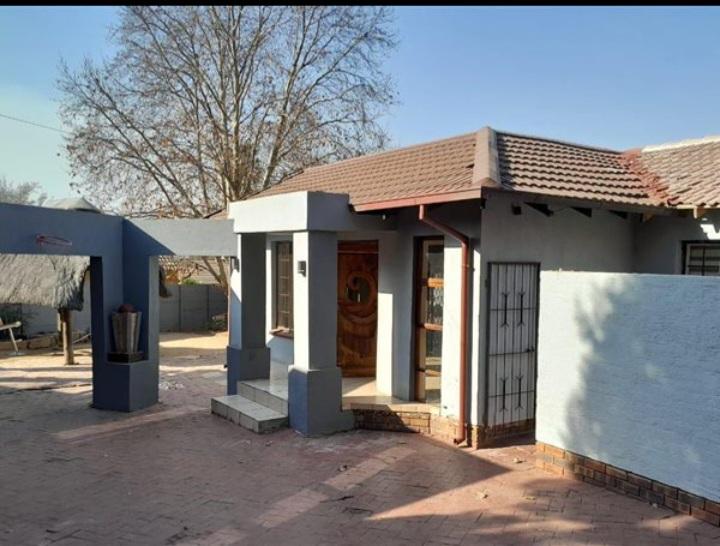 To Let 4 Bedroom Property for Rent in Bloubosrand Gauteng