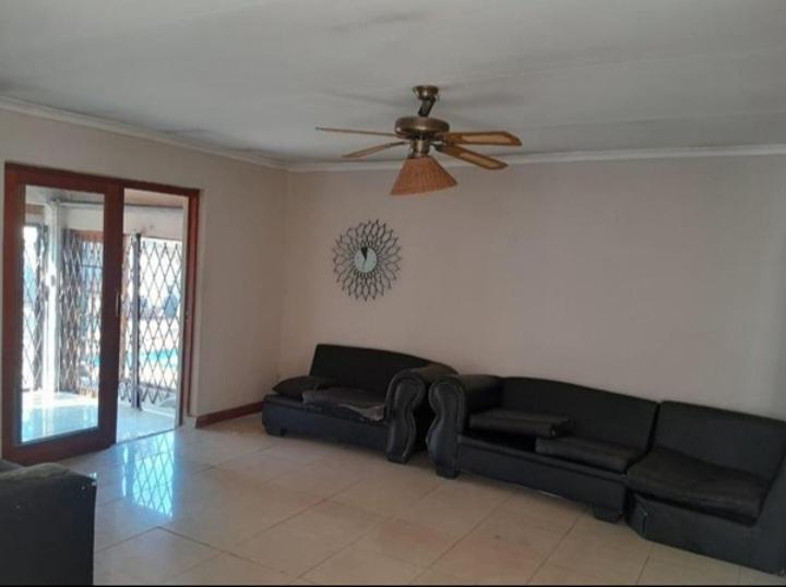 To Let 4 Bedroom Property for Rent in Bloubosrand Gauteng
