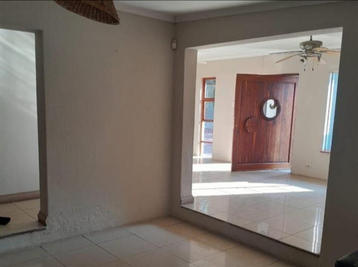 To Let 4 Bedroom Property for Rent in Bloubosrand Gauteng
