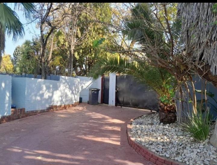 To Let 4 Bedroom Property for Rent in Bloubosrand Gauteng