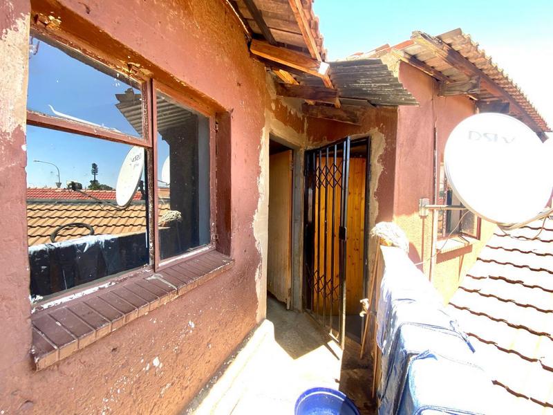 2 Bedroom Property for Sale in Protea Glen Gauteng