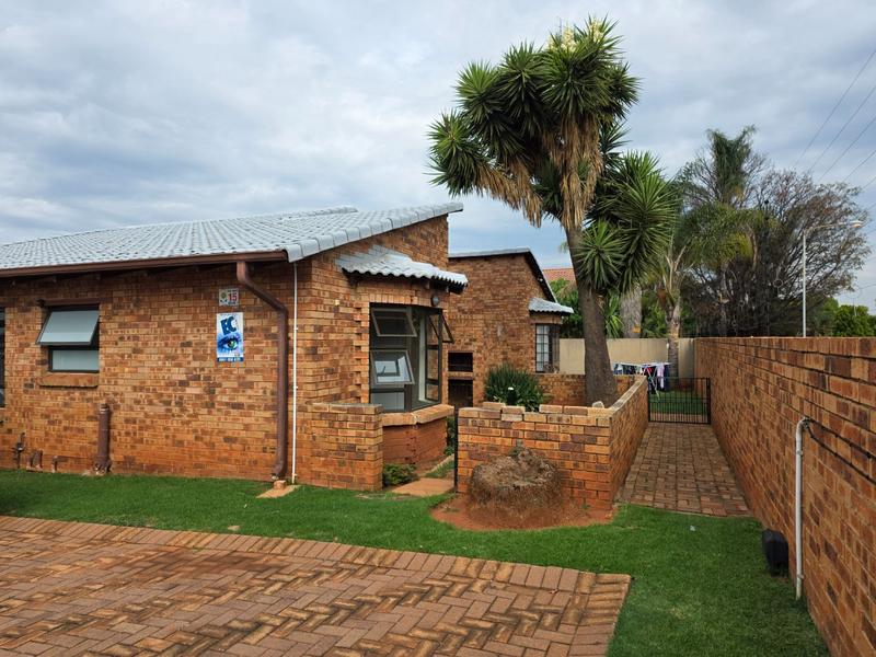 3 Bedroom Property for Sale in Noordheuwel Gauteng