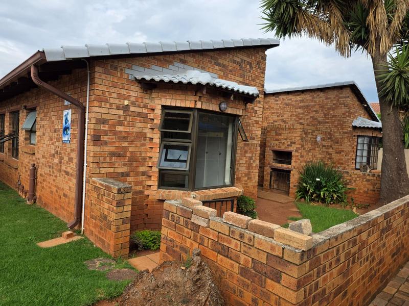 3 Bedroom Property for Sale in Noordheuwel Gauteng